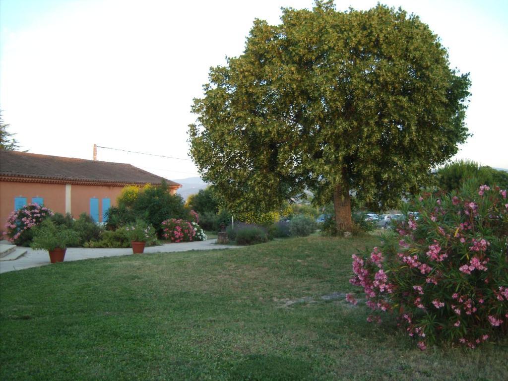 Mas De La Tour Hotel Gargas  Exterior photo
